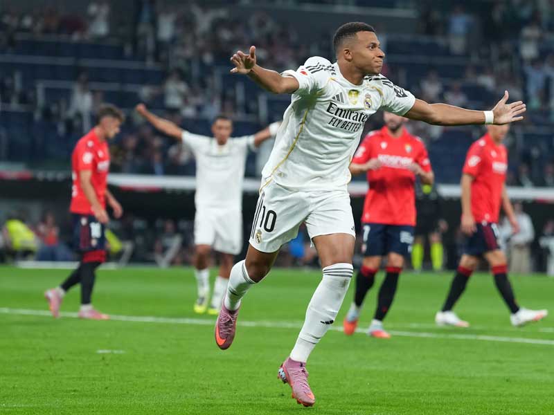 Mbappé ăn mừng sau bàn thắng từ chấm phạt đền