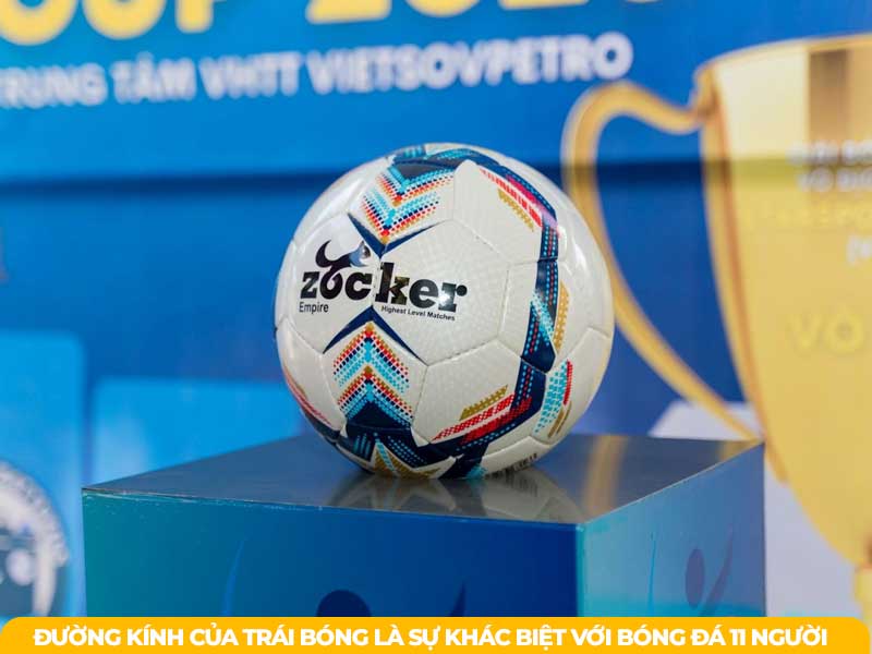 Trong Luật Bóng Đá Sân 7 Đường Kính của Trái Bóng Và CầU Môn Là Sự Khác Biêt Cơ Bản 