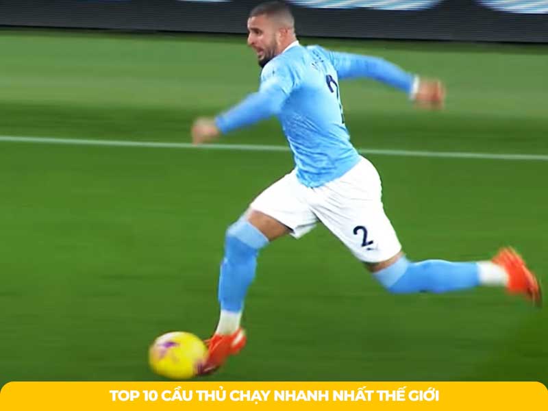 Bức tường thép Ngoại hạng Anh và là cầu thủ chạy nhanh nhất thế giới ở vị trí hậu vệ. Với anh, tuổi tác chỉ là con số.