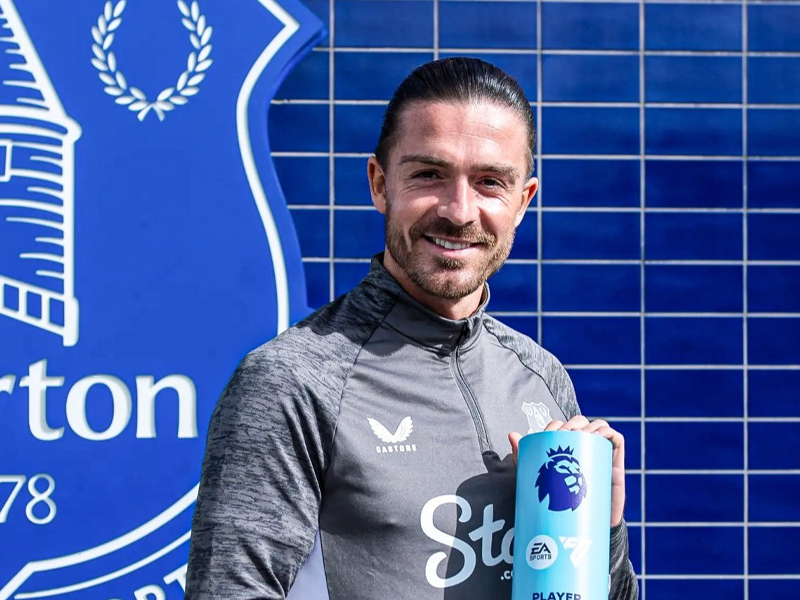 Jack Grealish, cầu thủ xuất sắc nhất Premier League tháng 8, ăn mừng đầy cảm xúc sau khi ghi bàn cho Everton.