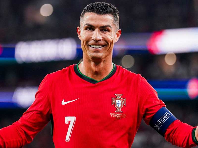 Ở giai đoạn sau của sự nghiệp Cristiano Ronaldo đã tự tiến hóa trở thành một tiền đạo hiện đại đúng nghĩa.