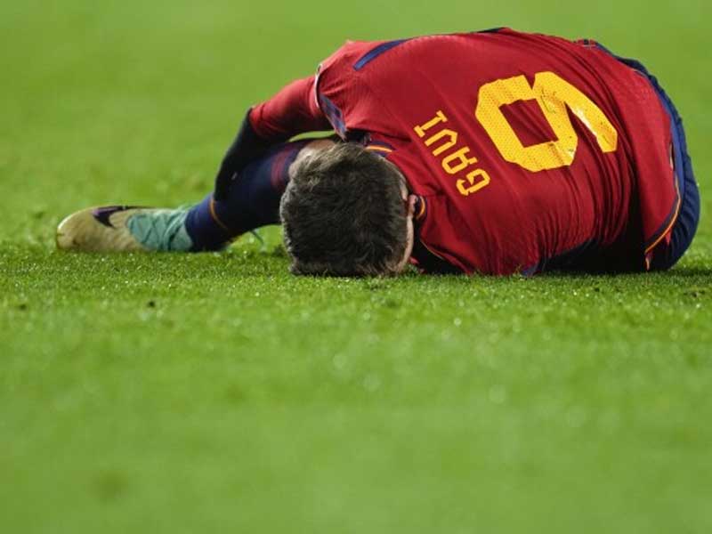 Sự vắng mặt của Gavi để lại một khoảng trống mênh mông, cả về chuyên môn lẫn tinh thần, cho cả CLB và đội tuyển quốc gia.