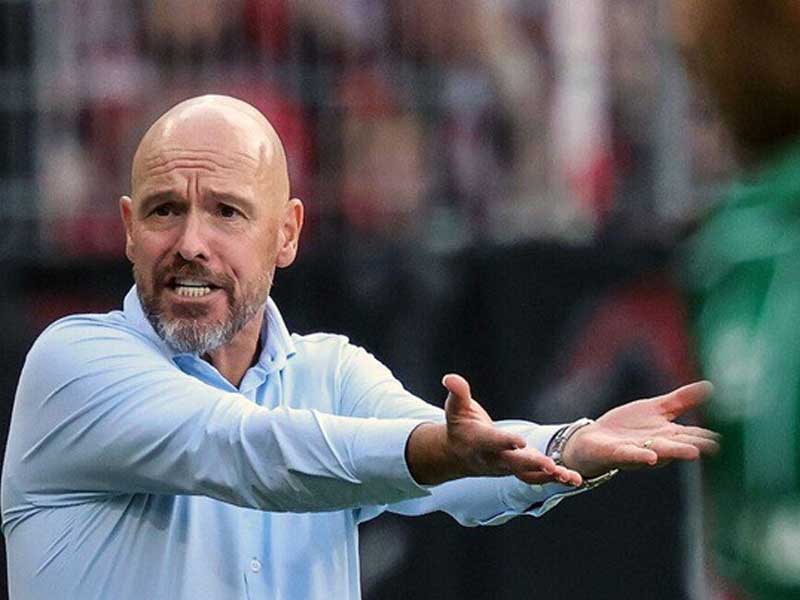 Từ giai đoạn tiền mùa giải cho đến 2 vòng đấu đầu tiên Erik ten Hag không cho thấy khả năng đưa Leverkusen đi đúng đường